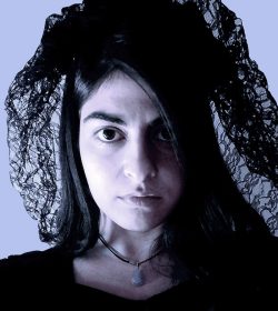 'Η Μαύρη Χήρα που ατένιζε το πέλαγος'